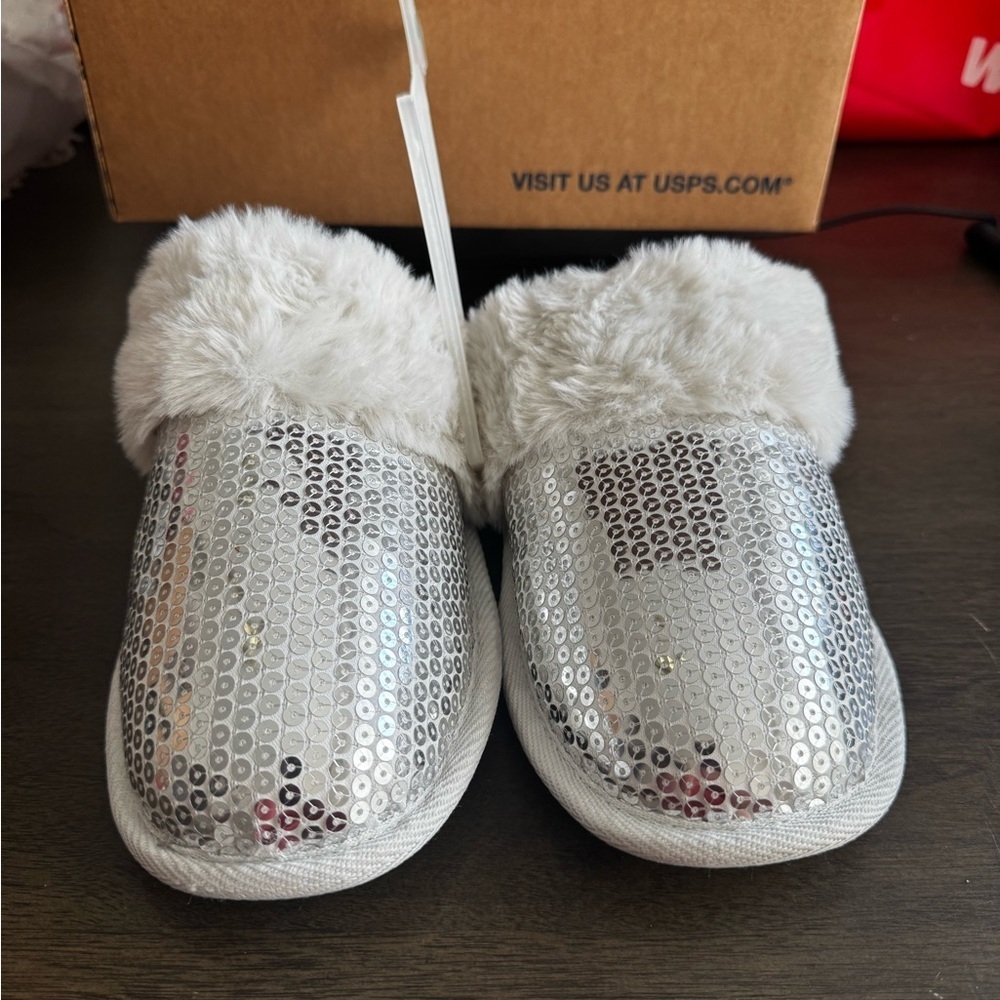 Cat & Jack Kids' Girls Lane Sequin Scuff Slippers Silver - Size XL (6/7 Shoes) - Picture 5 of 7